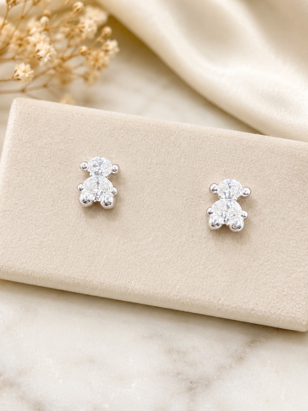 Sparkling LGG Teddy Stud Earrings sterling silver 925